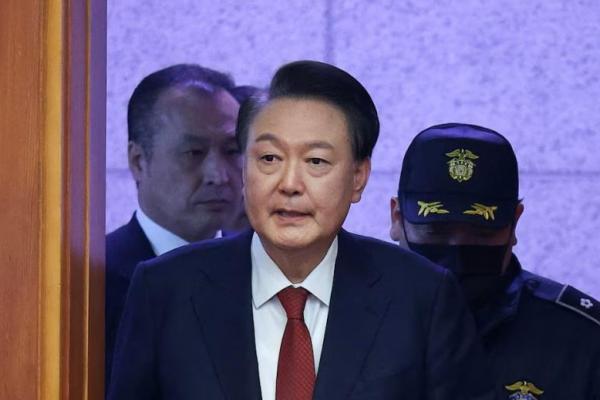 Presiden Korea Selatan yang dimakzulkan Yoon Suk Yeol tiba untuk sidang pemakzulannya di Mahkamah Konstitusi di Seoul, Korea Selatan, 21 Januari 2025. REUTERS 