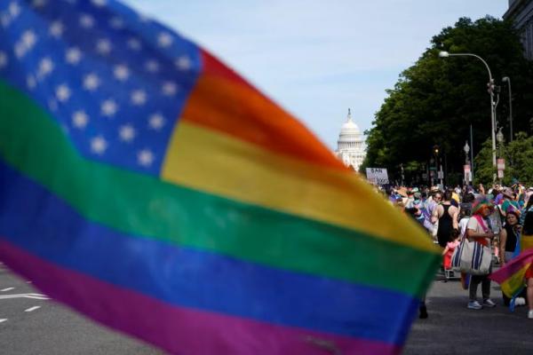 Batasi Hak Transgender, Trump Minta Dana Layanan Kesehatan Dihentikan