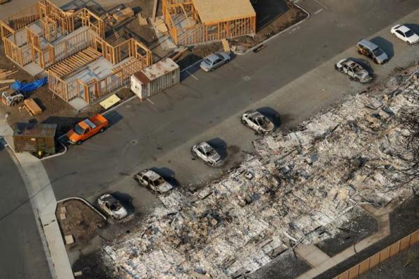 Pemandangan udara properti yang hancur akibat Kebakaran Tubbs terlihat di Santa Rosa, California, AS, 11 Oktober 2017. REUTERS 