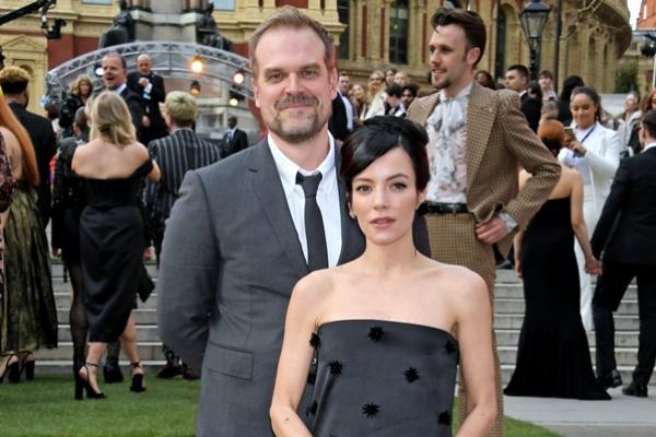 Lily Allen dan David Harbour Berpisah Setelah 4 tahun Menikah. (FOTO: GETTY IMAGE) 