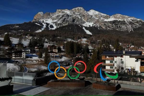 Pemandangan udara memperlihatkan gelanggang Olimpiade dan lintasan Olympia delle Tofane di Cortina, Italia, 24 Januari 2025. REUTERS 