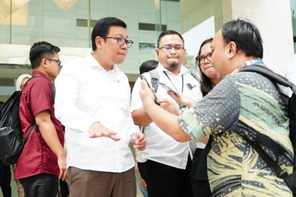 Kepala Badan Pangan Nasional/National Food Agency (NFA)  Arief Prasetyo Adi memberi keterangan kepada media di Kantor Kementerian Koordinator Bidang Pangan, Jakarta, Rabu (5/2/2025). (Foto:NFA) 