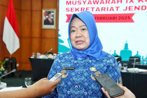 Siti Fauziah memberi keterangan pers usai terpilih menjadi Ketua Dewan Pengurus Korpri Sekretariat Jenderal MPR RI periode 2025-2030 (Foto: HUmas MPR) 