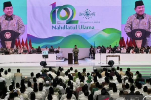 Presiden Prabowo Subianto dalam Puncak Hari Lahir (Harlah) Ke-102 Nahdlatul Ulama (NU) di Istora Senayan, Jakarta Pusat, Rabu (5/20/2025) malam. (foto:antara) 