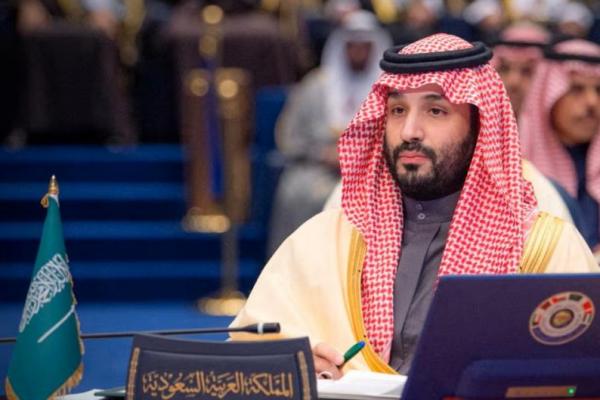 Putra Mahkota Saudi Mohammed bin Salman menghadiri KTT Dewan Kerja Sama Teluk ke-45 di kota Kuwait, Kuwait, 1 Desember 2024. Handout via REUTERS 