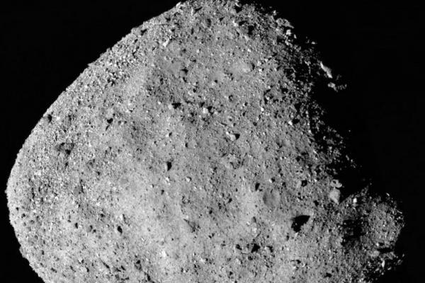 Gambar mosaik asteroid Bennu yang dikumpulkan pada tanggal 2 Desember 2018 oleh wahana antariksa OSIRIS-REx dari jarak 24 km. Handout via REUTERS 