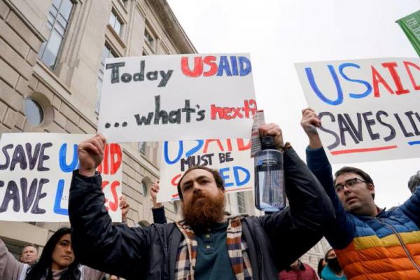 Demonstran di gedung USAID, Washington, 3 Februari 2025. REUTERS 