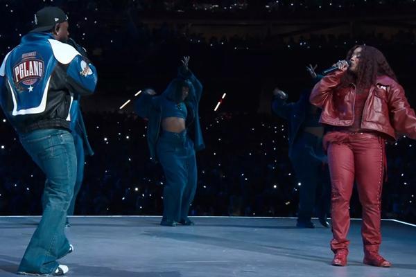 Kendrick Lamar dan SZA selama pertunjukan Halftime Super Bowl 2025, Minggu (9/2/2025). (FOTO: FOX) 