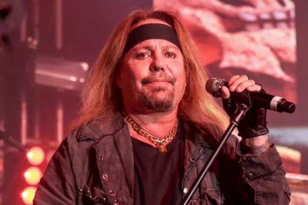 Vince Neil tampil di Downtown Las Vegas Events Center pada tanggal 6 September 2024 di Las Vegas, Nevada. (FOTO: GETTY IMAGE) 