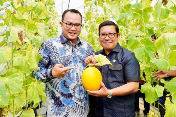 Kepala Badan Pangan Nasional/National Food Agency (NFA)  Arief Prasetyo Adi bersana Rektor IPB University di Agribusiness and Technology Park Institut Pertanian Bogor (IPB), Bogor, Jawa Barat, Selasa (11/2/2025).(foto:NFA) 