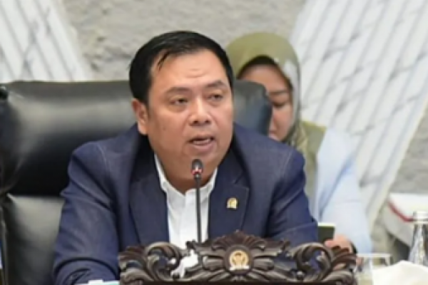 Ketua Komisi V DPR RI Lasarus 