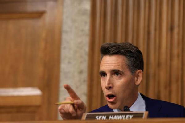 Senator AS Josh Hawley saat sidang Komite Kehakiman Senat tentang percobaan pembunuhan Presiden AS Donald Trump, di Capitol Hill di Washington, AS, 30 Juli 2024. REUTERS 