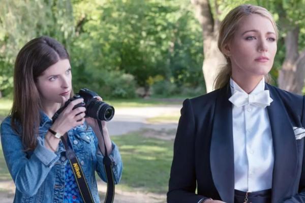 Anna Kendrick dan Blake Lively di film A Simple Favor. (FOTO: EVERETT COLLECTION) 