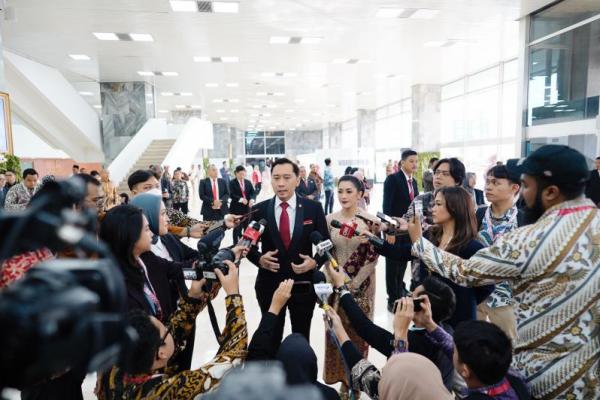 Wakil Ketua MPR RI dari Partai Demokrat Edhie Baskoro Yudhoyono (Ibas) memberi keterangan pers (Foto: Humas MPR) 