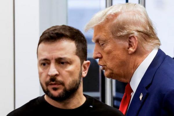 Calon presiden dari Partai Republik Donald Trump dan Presiden Ukraina Volodymyr Zelenskiy bertemu di Trump Tower di New York City, AS, 27 September 2024. REUTERS 