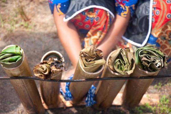 Tradisi Malamang untuk menyambut Ramadan di Sumatra Barat (Shutterstock/octavianus wahyu) 