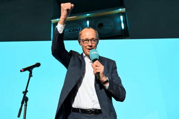 Pimpinan partai Persatuan Demokratik Kristen Friedrich Merz berpidato di kantor pusat partai, di Berlin, Jerman, 23 Februari 2025. REUTERS 