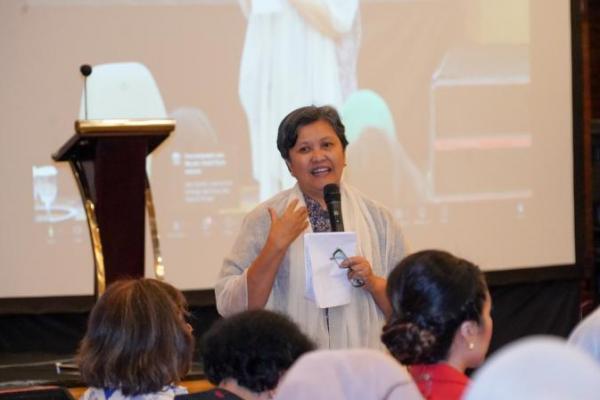 Wakil Ketua MPR RI, Lestari Moerdijat pada Diskusi Publik bertema Memperkuat Kesadaran dan Aksi Melawan Kekerasan terhadap Perempuan dalam Politik, yang diselenggarakan Women Research Institute (WRI) bekerja sama dengan Westminster Foundation for Democracy (WFD), di Jakarta, Rabu (Foto: Humas MPR) 