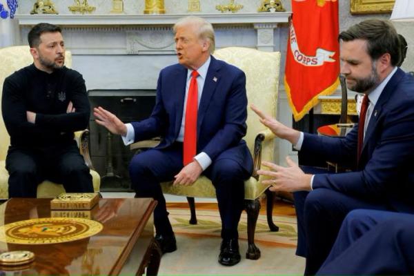 Presiden AS Donald Trump bertemu dengan Presiden Ukraina Volodymyr Zelenskiy saat Wakil Presiden AS JD Vance bereaksi di Gedung Putih, Washington, 28 Februari 2025. REUTERS 