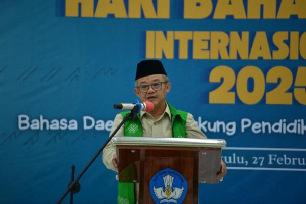 Menteri Pendidikan Dasar dan Menengah (Mendikdasmen), Abdul Mu`ti dalam peringatan puncak Hari Bahasa Ibu Internasional (HBII) 2025, di Bengkulu, pada Kamis (Foto: Ist/Kemendikdasmen) 