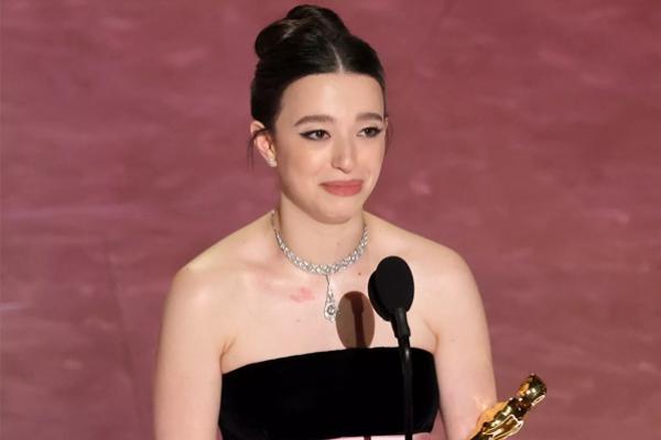 Mikey Madison raih Aktris Terbaik untuk film Anora di Oscar 2025, Minggu (2/3/2025). (FOTO: GETTY IMAGE) 