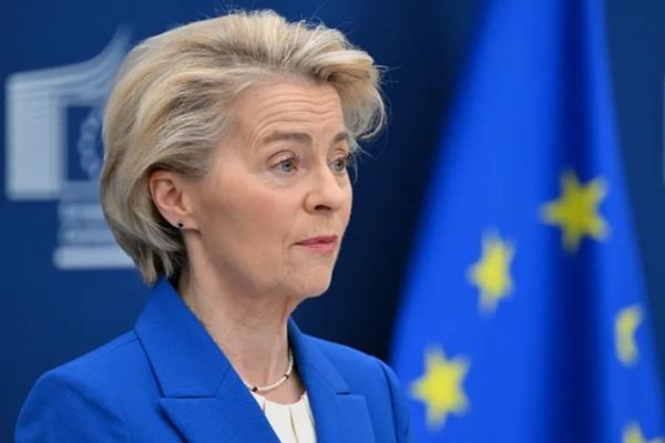 Presiden Komisi Eropa Ursula von der Leyen mendesak negara-negara Uni Eropa untuk menyatukan anggaran pertahanan mereka guna mengurangi biaya pengadaan senjata. (FOTO: AFP) 