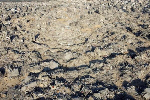 Pemandangan drone menunjukkan rumah-rumah dan bangunan hancur, di Jabalia di Jalur Gaza utara, 19 Januari 2025. REUTERS 