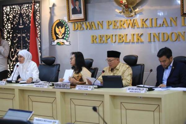 Rapat Kerja Komite IV Dewan Perwakilan Daerah Republik Indonesia (DPD RI) dengan Otoritas Jasa Keuangan (OJK) di Ruang Rapat Kutai, Gedung B DPD RI, Senin (10/3/2025). Fotoi: dpd/katakini 