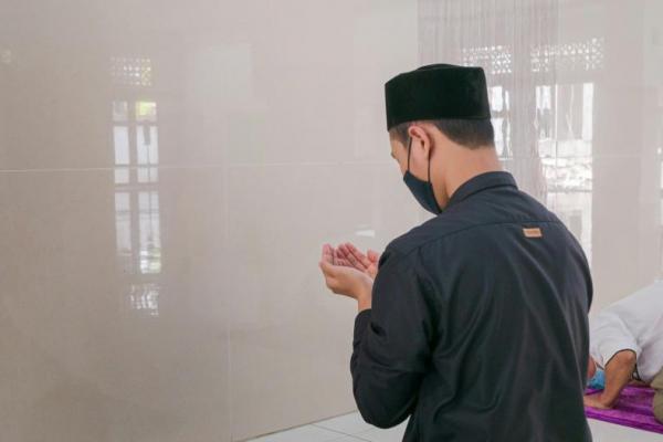 Ilustrasi seseorang sedang berdoa (Foto: Masjid Pogung Dalangan) 