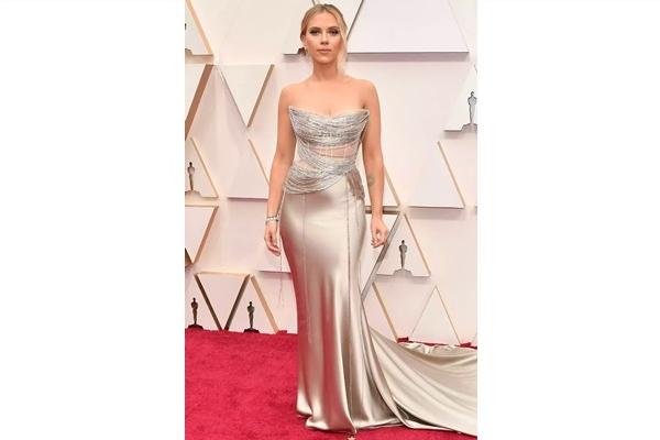 Scarlett Johansson menghadiri Academy Awards Tahunan ke-92 di Hollywood dan Highland pada tanggal 9 Februari 2020 di Hollywood, California. (FOTO: GETTY IMAGE) 