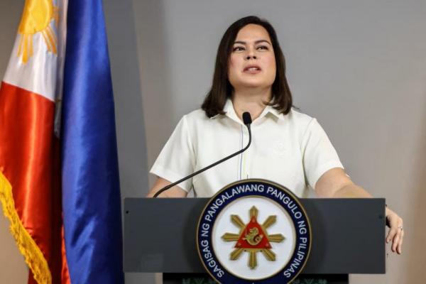 Wakil Presiden Filipina Sara Duterte menyampaikan pernyataan setelah pemakzulannya, di kantornya di Kota Mandaluyong, Metro Manila, Filipina, 7 Februari 2025. REUTERS 