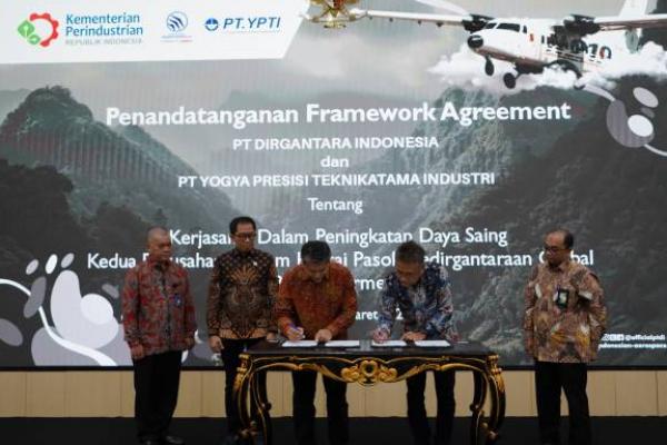 Penandatanganan nota kerja sama antara PTDI dengan YPTI di Jakarta, Selasa (11/3/2025). Foto: ptdi/katakini 