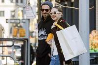 Gigi Hadid Ungkap saat Pertama Kali Bertemu dengan Pacarnya Aktor Tampan Bradley Cooper. (FOTO: THE IMAGE DIRECT)