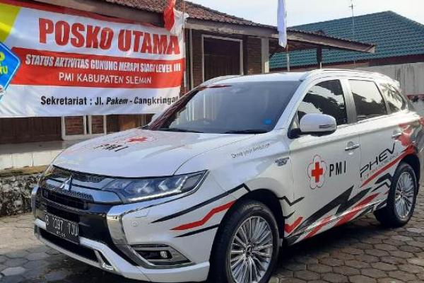 Dukung PMI, Mitsubishi Outlander PHEV Bersiaga di Gunung Merapi