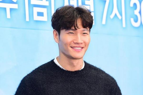 Penyanyi Kim Jong-kook Dinyatakan Positif COVID-19