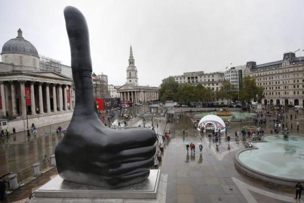 Ada Paket Mencurigakan, Polisi Evakuasi Trafalgar Square London