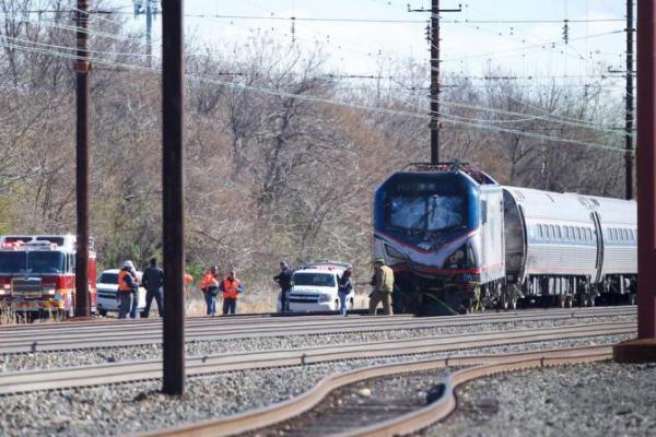 Tabrak Truk Sampah, Kereta Amtrak Missouri Tergelincir, Tiga Tewas