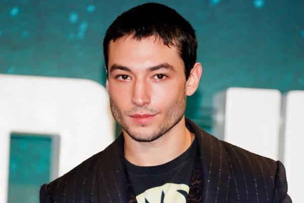 Ezra Miller Minta Maaf Perilaku Negatifnya Bawa Pengaruh Buruk untuk Film The Flash