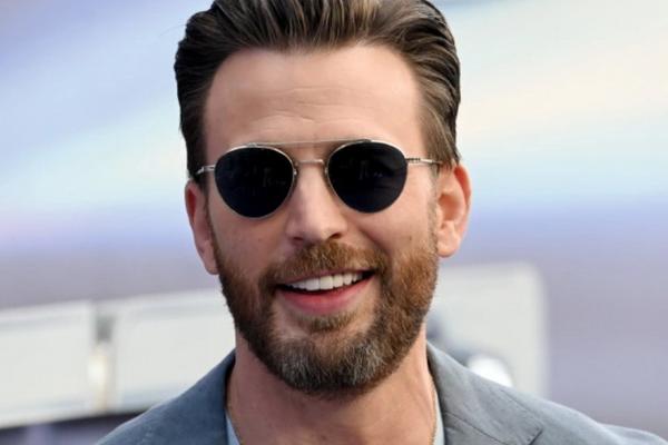 Tolak Jadi Host SNL, Chris Evans Akui Dirinya Bukan Orang yang Lucu