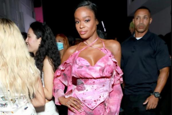 Rapper Azealia Banks Minta Taylor Swift Putuskan Matty Healy atau akan Terkena `Kudis`