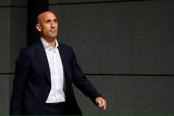 Buntut Skandal Ciuman, Rubiales Diskorsing dari Dunia Sepakbola Selama Tiga Tahun