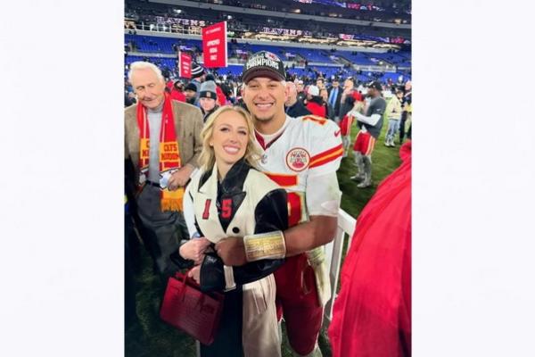 Netizen Sebut Brittany Mahomes Sahabat WAG Taylor Swift Sombong