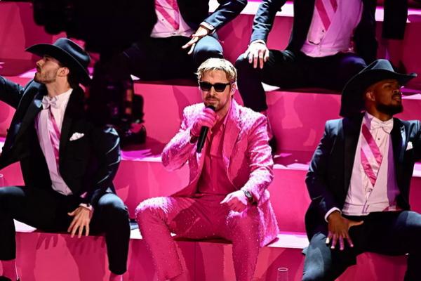 Epik! Ryan Gosling Bawakan Lagu I`m Just Ken di Panggung Oscar 2024