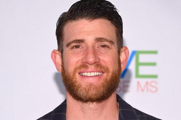 Gabung dengan Suits: LA, Bryan Greenberg Jadi Anak Didik Stephen Amell